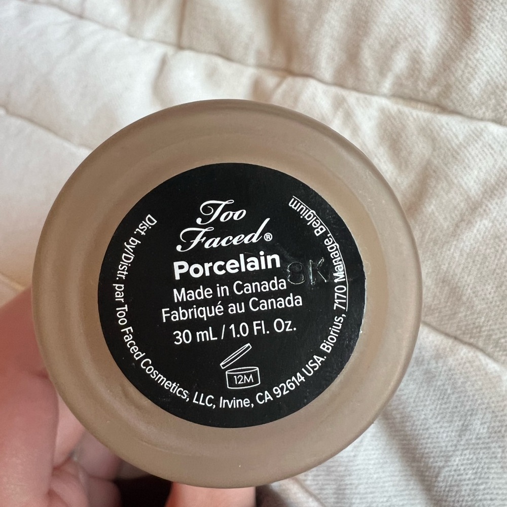 Too Faced Born This Way Foundation - Porcelain - Picture 2 of 3